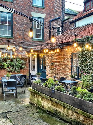 The courtyard at Sanders Yard Bistro